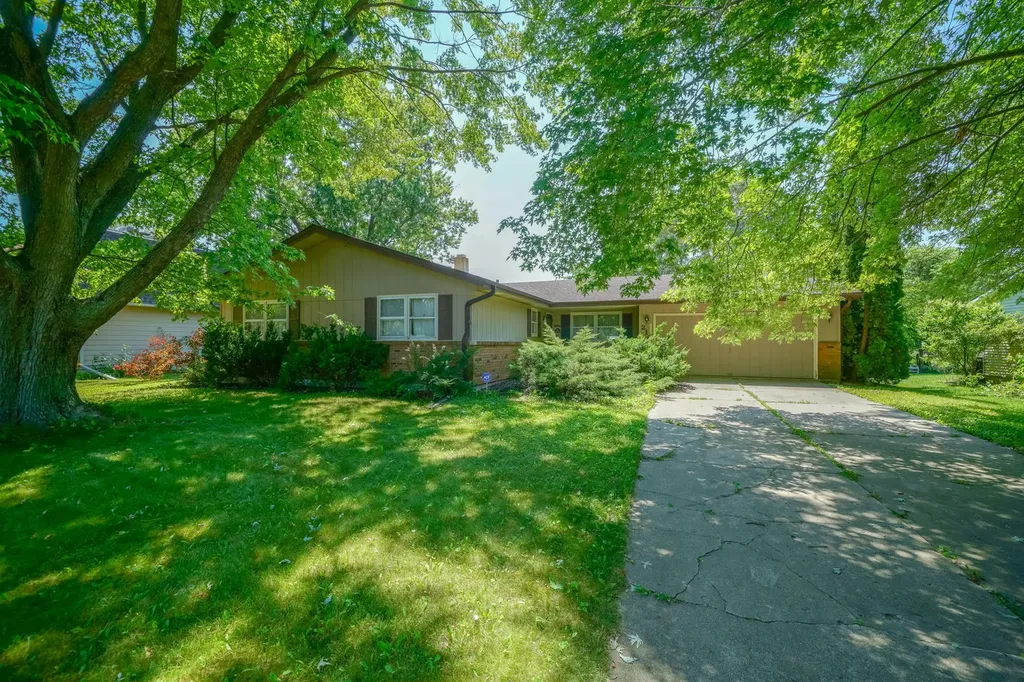 210 Drake Avenue Rochelle IL 61068