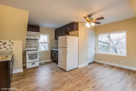 4048 North Western Avenue Chicago IL 60618