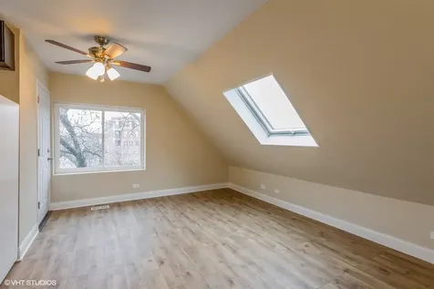 4048 North Western Avenue Chicago IL 60618