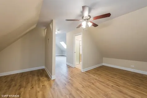 4048 North Western Avenue Chicago IL 60618