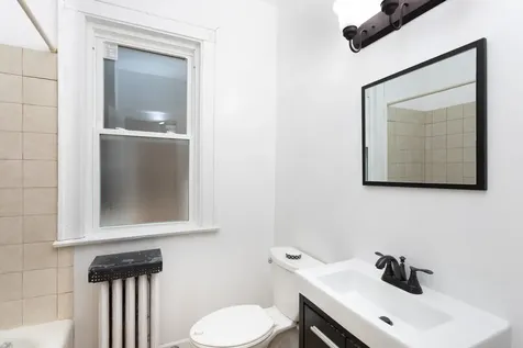 5132 West Parker Avenue Chicago IL 60639