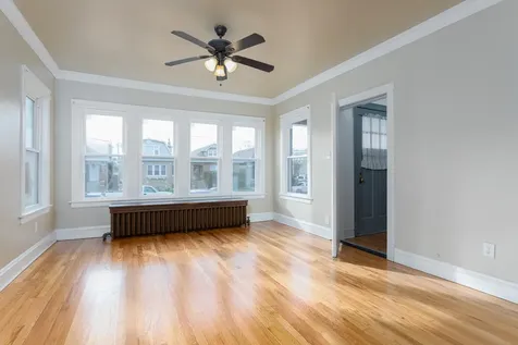 5132 West Parker Avenue Chicago IL 60639