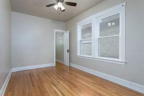 5132 West Parker Avenue Chicago IL 60639