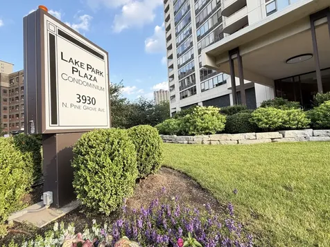 3930 North Pine Grove Avenue Chicago IL 60613