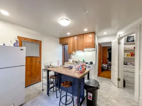 2823 West Shakespeare Avenue Chicago IL 60647