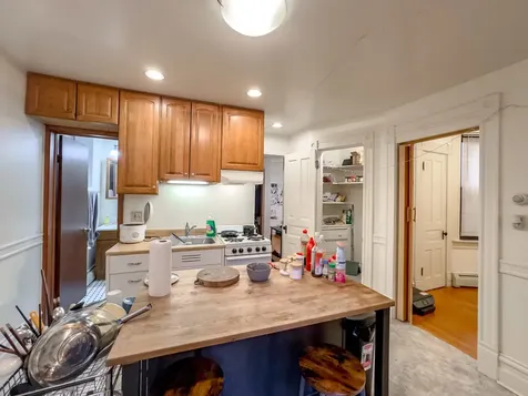 2823 West Shakespeare Avenue Chicago IL 60647