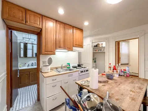 2823 West Shakespeare Avenue Chicago IL 60647