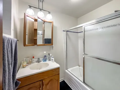 2823 West Shakespeare Avenue Chicago IL 60647