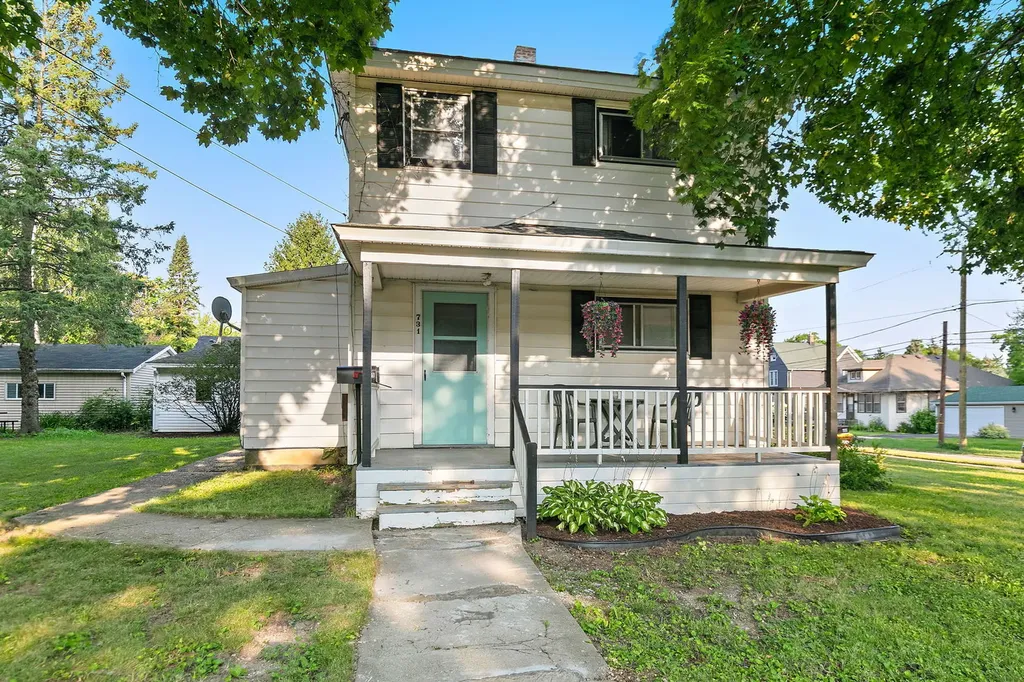 731 North Madison Street Woodstock IL 60098