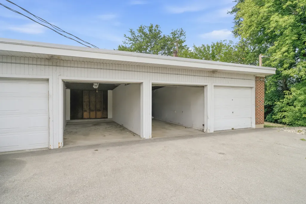 2000 Parkside Drive Park Ridge IL 60068