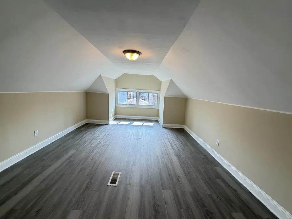 6035 South Campbell Avenue Chicago IL 60629