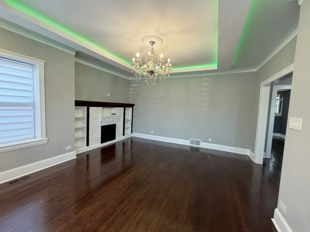 6035 South Campbell Avenue Chicago IL 60629
