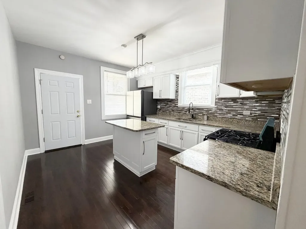 6035 South Campbell Avenue Chicago IL 60629
