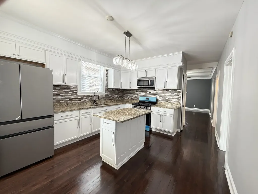 6035 South Campbell Avenue Chicago IL 60629