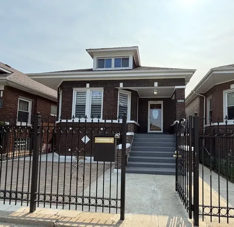 6035 South Campbell Avenue Chicago IL 60629