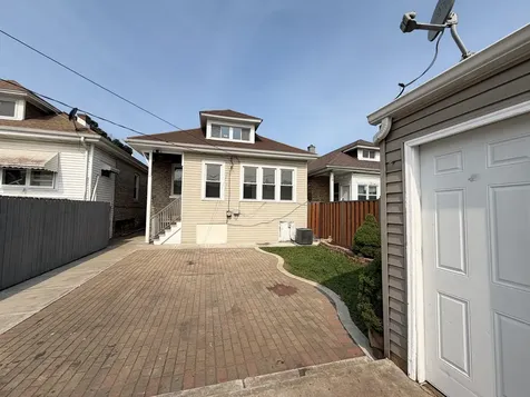 6035 South Campbell Avenue Chicago IL 60629
