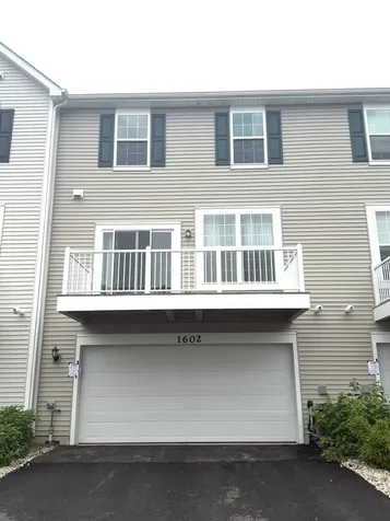 1602 Neubauer Circle Lindenhurst IL 60046