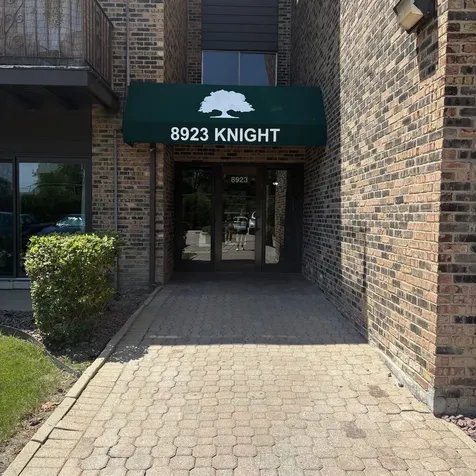 8923 Knight Avenue Des Plaines IL 60016