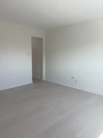 8923 Knight Avenue Des Plaines IL 60016