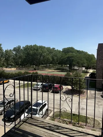 8923 Knight Avenue Des Plaines IL 60016