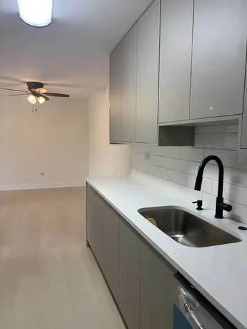 8923 Knight Avenue Des Plaines IL 60016