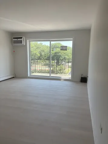 8923 Knight Avenue Des Plaines IL 60016
