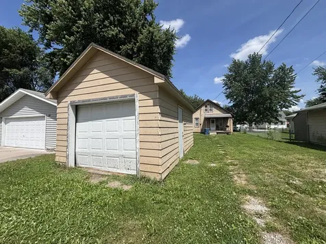 747 20TH Street East Moline IL 61244