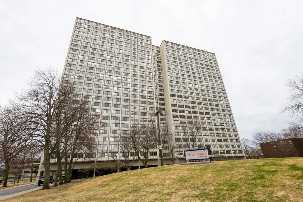 4850 South Lake Park Avenue Chicago IL 60615