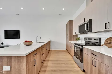 1612 West Hastings Street Chicago IL 60608