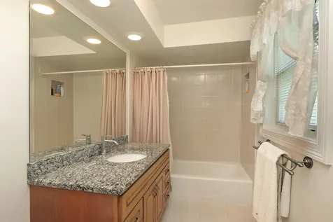 3123 Concord Court Northbrook IL 60062
