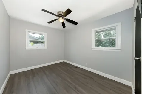 614 Pleasant Place Streamwood IL 60107