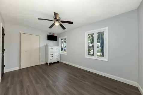 614 Pleasant Place Streamwood IL 60107