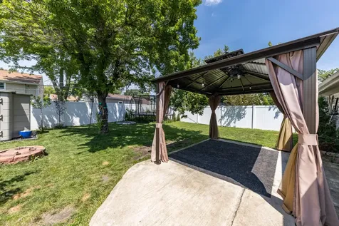 614 Pleasant Place Streamwood IL 60107