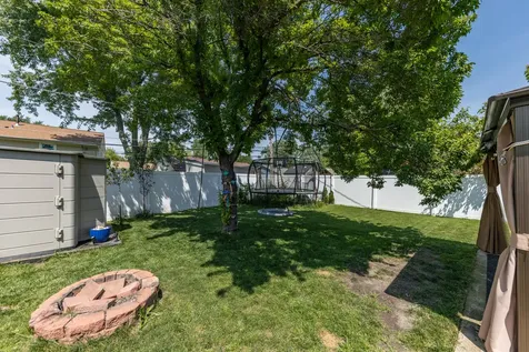 614 Pleasant Place Streamwood IL 60107