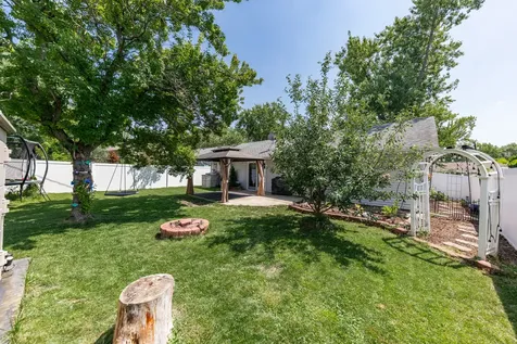614 Pleasant Place Streamwood IL 60107