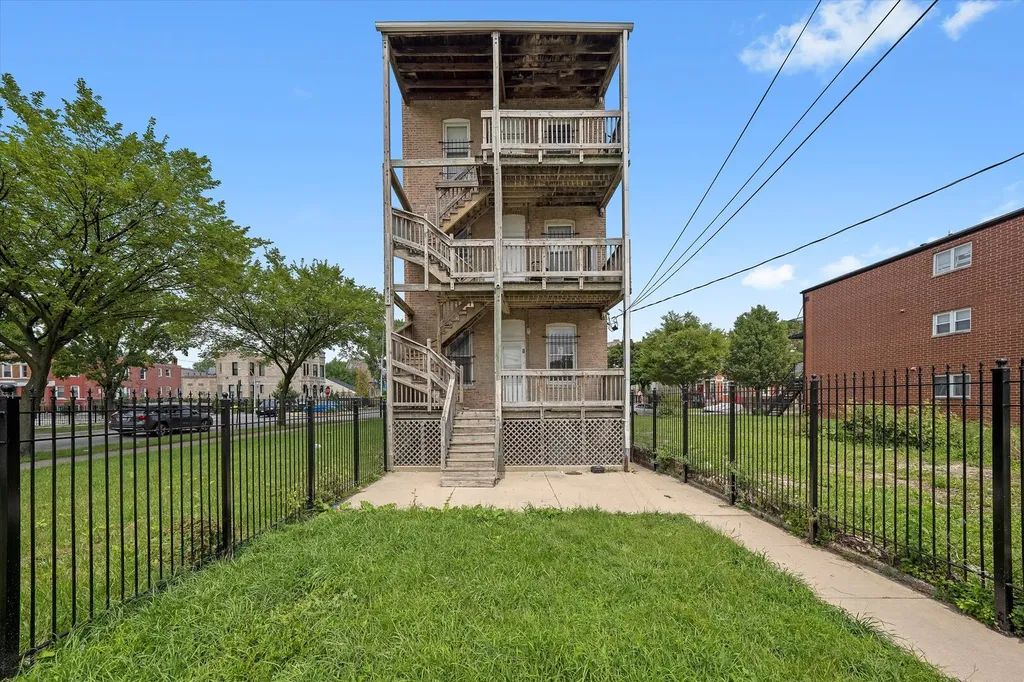2857 West Polk Street Chicago IL 60612