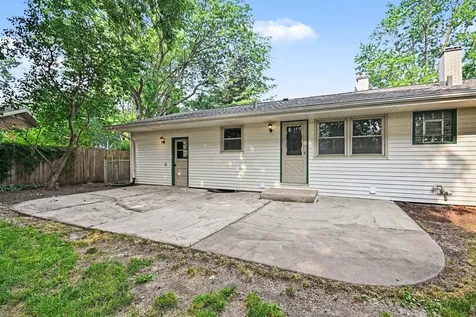 209 Maureen Drive Elgin IL 60123