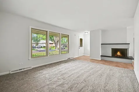209 Maureen Drive Elgin IL 60123