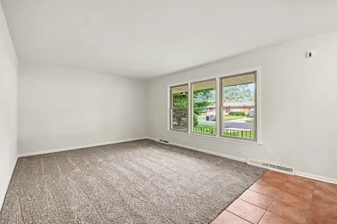 209 Maureen Drive Elgin IL 60123