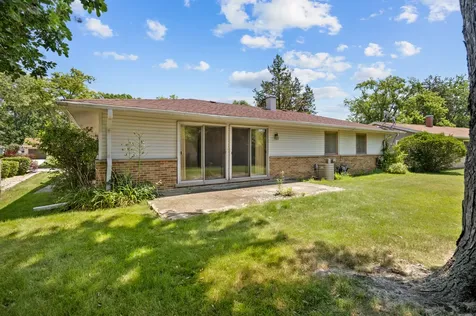816 Delphia Avenue Elk Grove Village IL 60007