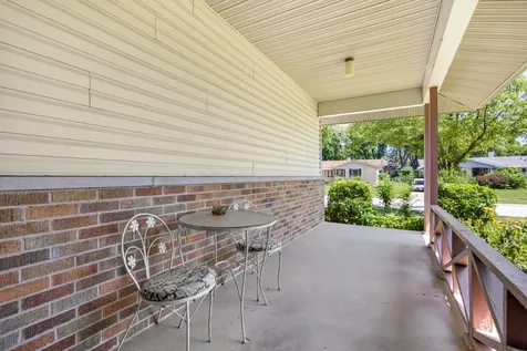 816 Delphia Avenue Elk Grove Village IL 60007