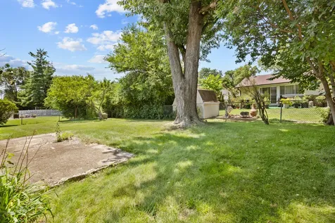 816 Delphia Avenue Elk Grove Village IL 60007