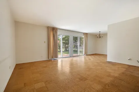 816 Delphia Avenue Elk Grove Village IL 60007