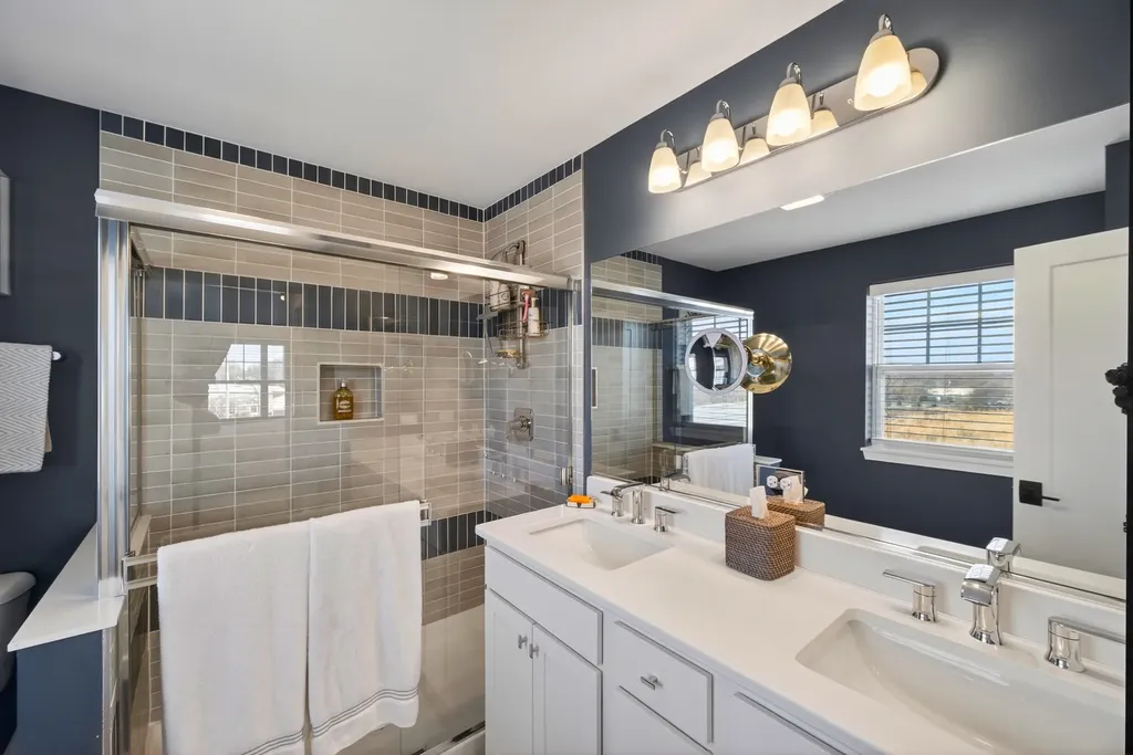 30W130 Wheeler Circle Warrenville IL 60563