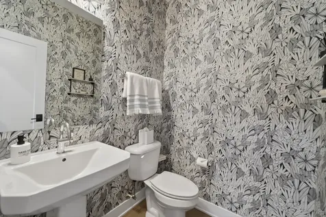 30W130 Wheeler Circle Warrenville IL 60563