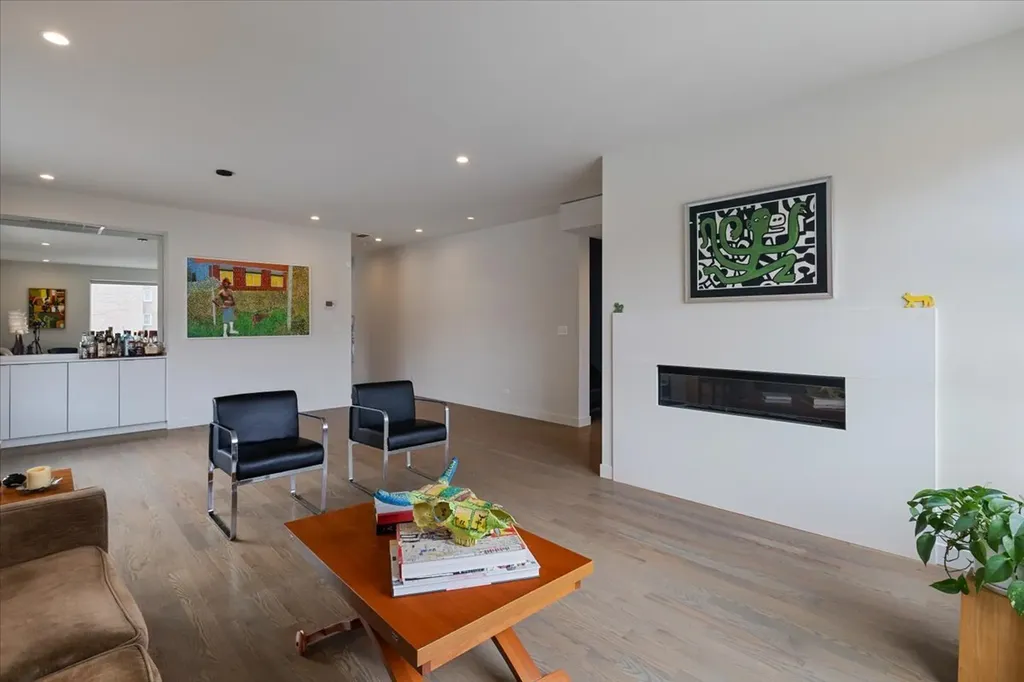 559 East 50th Street Chicago IL 60615