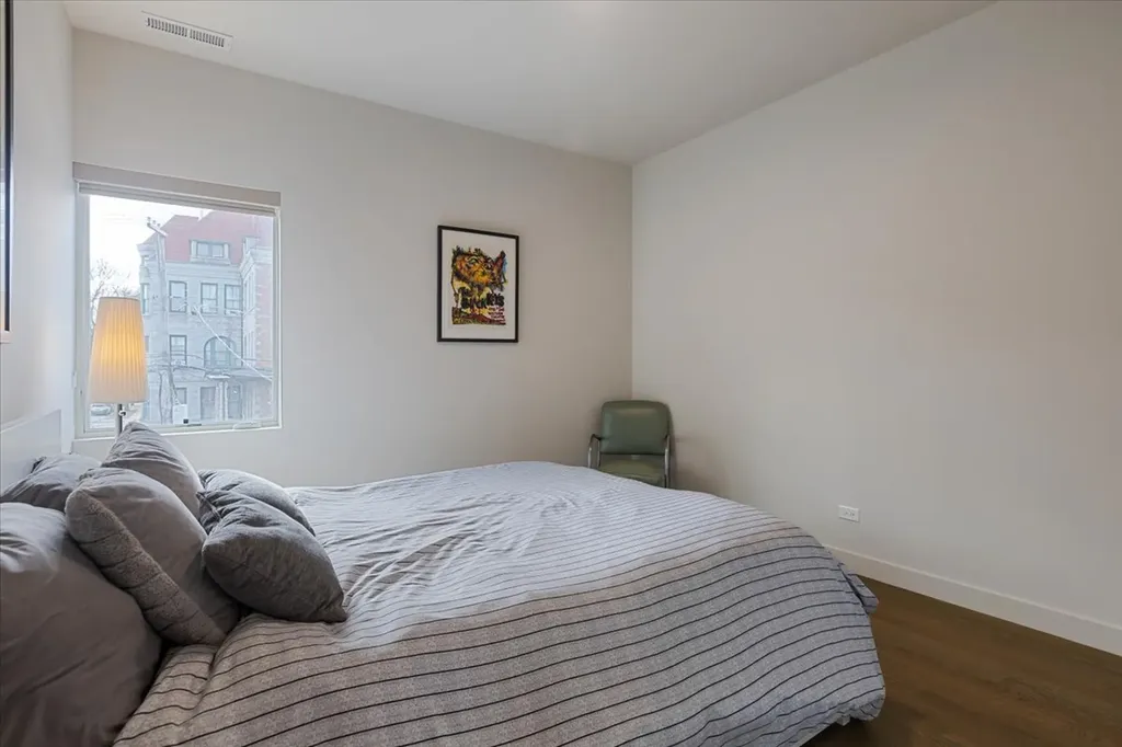 559 East 50th Street Chicago IL 60615