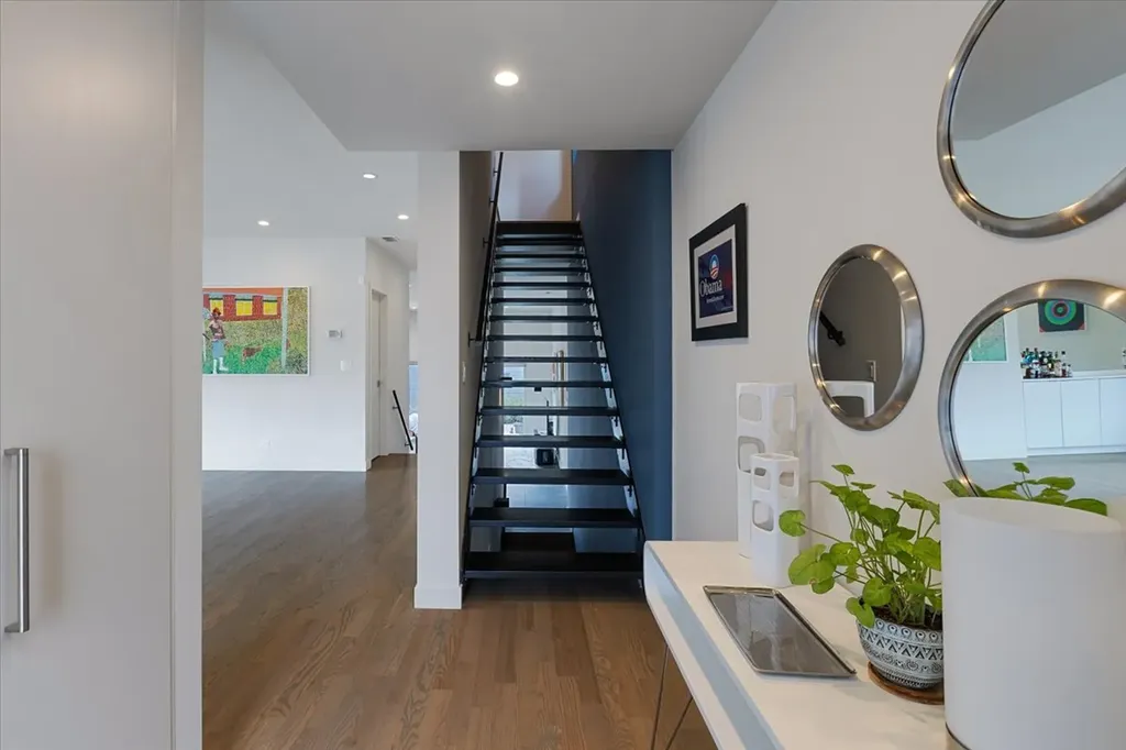 559 East 50th Street Chicago IL 60615