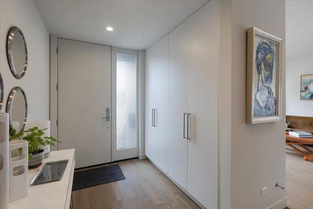 559 East 50th Street Chicago IL 60615