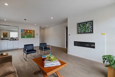 559 East 50th Street Chicago IL 60615